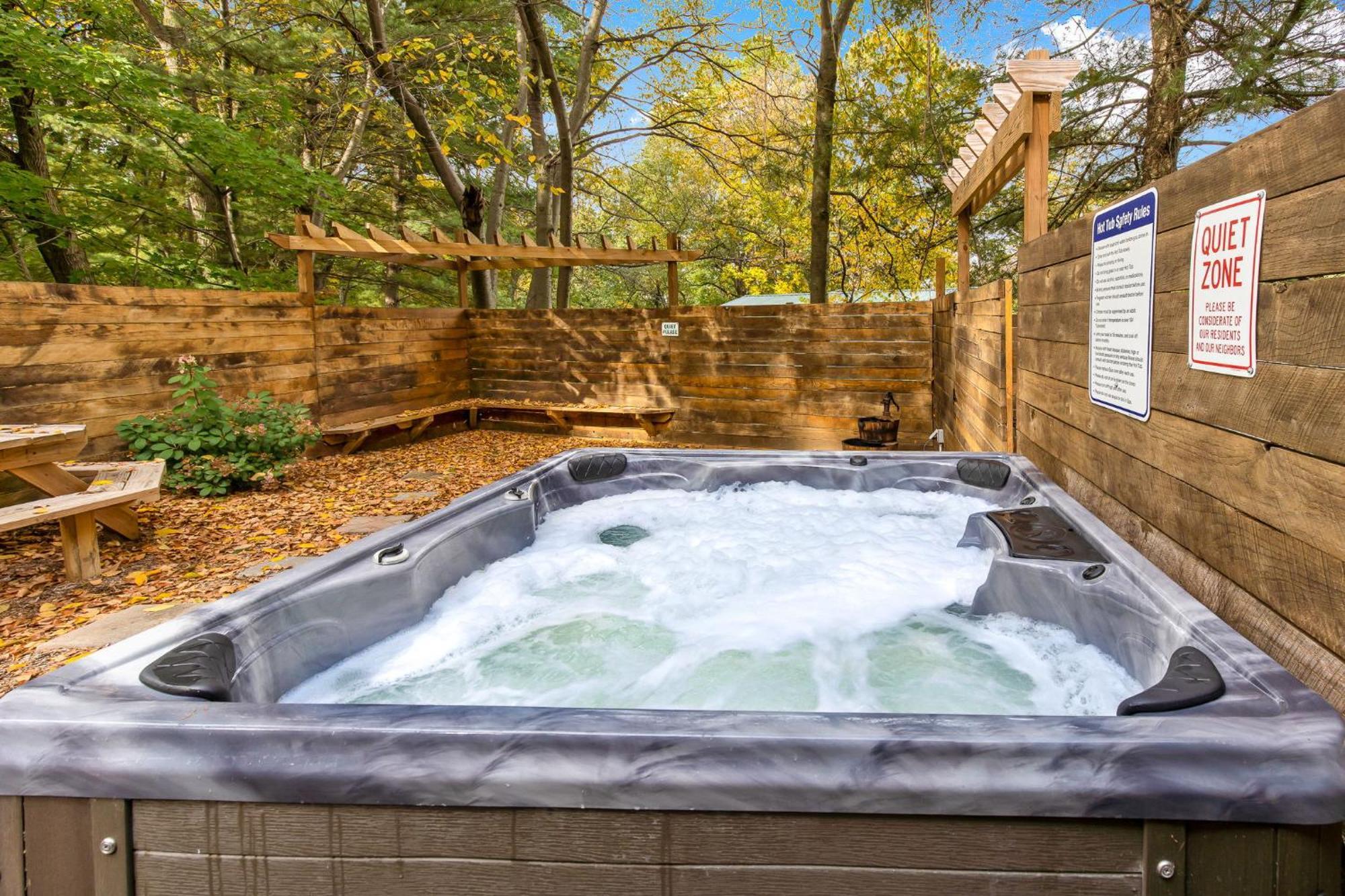 דירות New Providence 5 Bd W Hottub - Mins To Hunting Hiking & Fishing מראה חיצוני תמונה