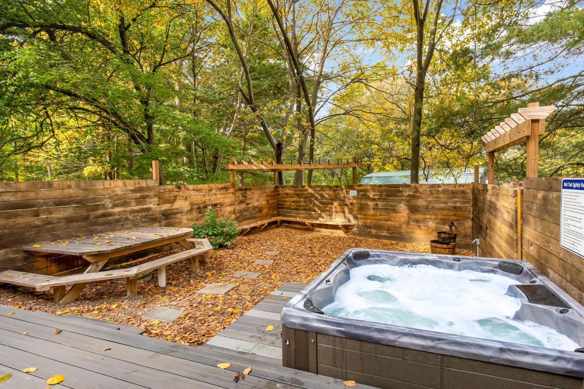 דירות New Providence 5 Bd W Hottub - Mins To Hunting Hiking & Fishing מראה חיצוני תמונה